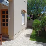 Διαμέρισμα Apartmaji Mia, Otok *