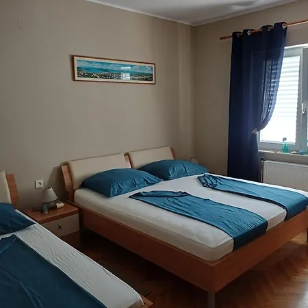 Apartmaji Mia, Otok