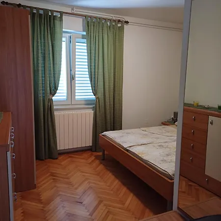 Apartman Apartmaji Mia, Otok