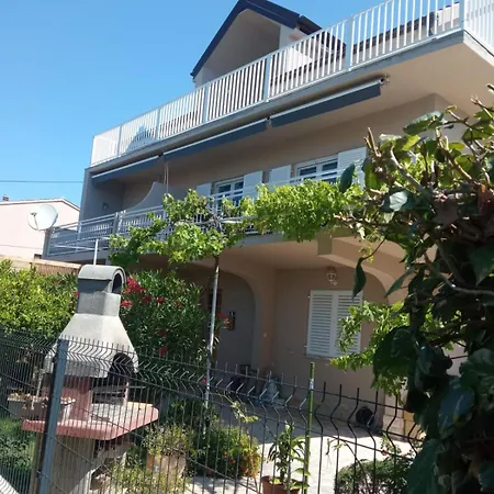 Apartmaji Mia, Otok Lejlighed *