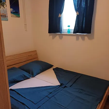 Apartmaji Mia, Otok Murter