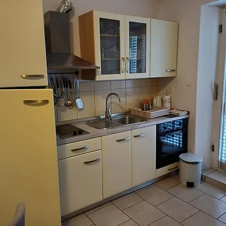 Apartmaji Mia, Otok Apartman *