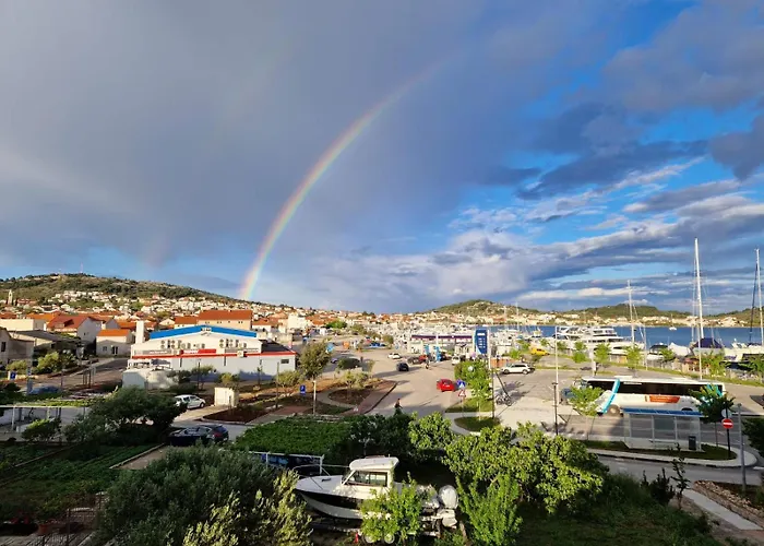 Apartmaji Mia, Otok * Murter