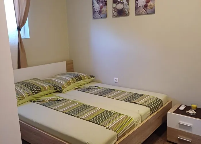 Apartmaji Mia, Otok Murter