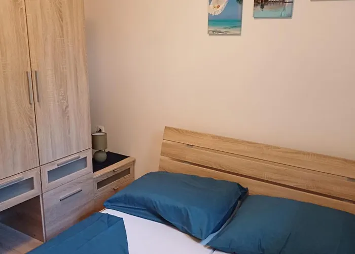 Apartmaji Mia, Otok Daire *