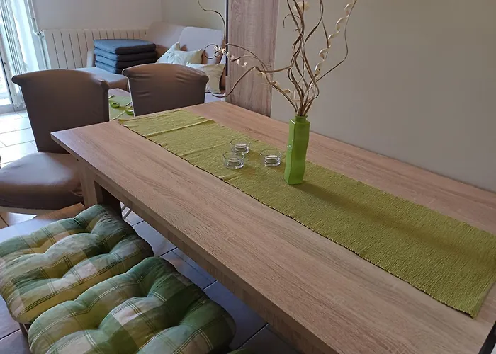 Apartmaji Mia, Otok Daire Murter