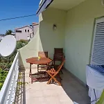 Apartmaji Mia, Otok Lejlighed