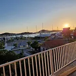 Apartmaji Mia, Otok