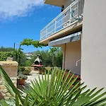 Apartmaji Mia, Otok *