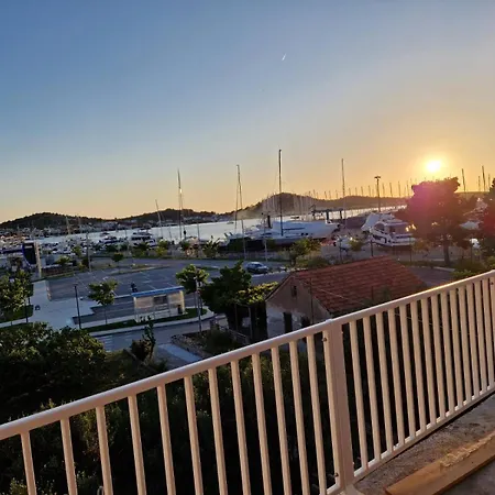 Apartmaji Mia, Otok