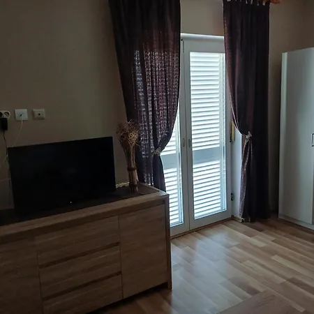 Apartmaji Mia, Otok Apartmán