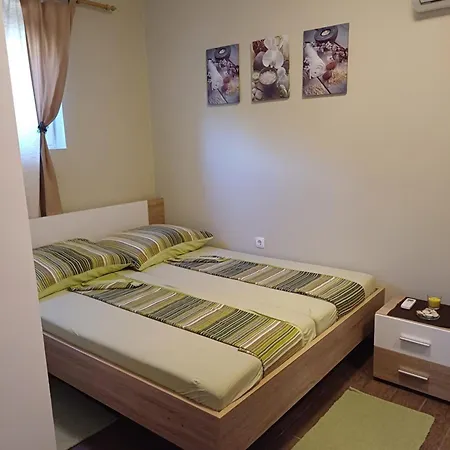 Apartmaji Mia, Otok Murter