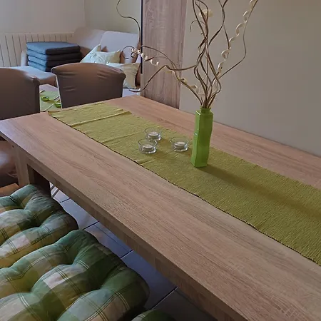 Apartmaji Mia, Otok דירה מורטר