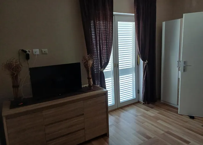 Apartmaji Mia, Otok דירה