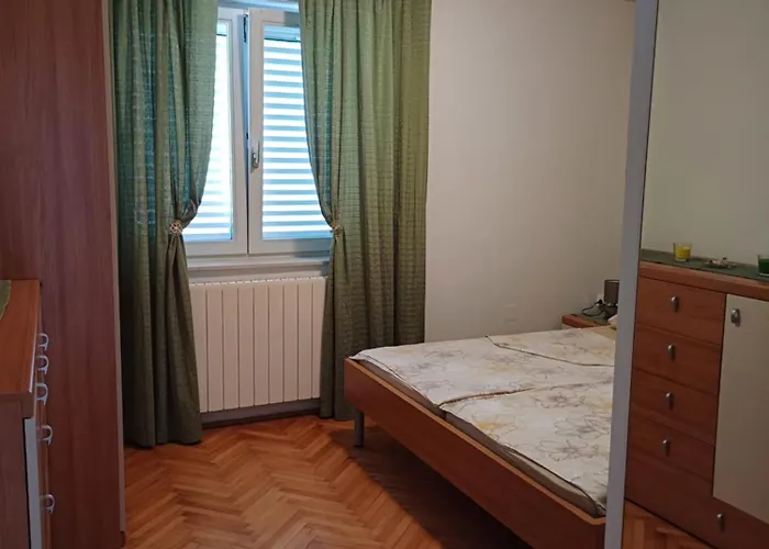 דירה Apartmaji Mia, Otok