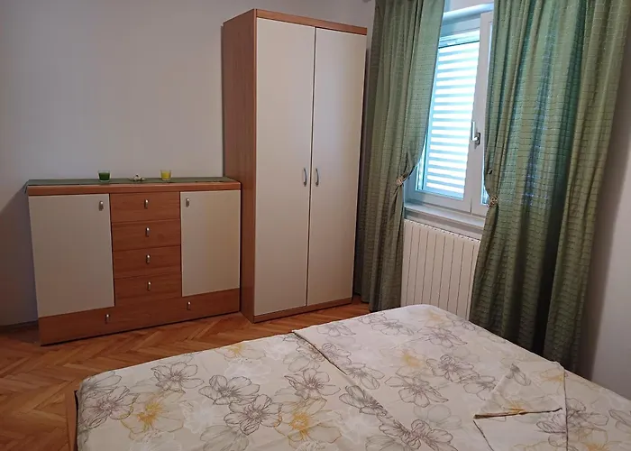 Apartmaji Mia, Otok * מורטר