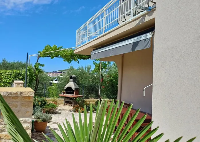 Apartmaji Mia, Otok *