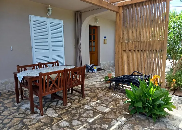 Apartmaji Mia, Otok דירה מורטר