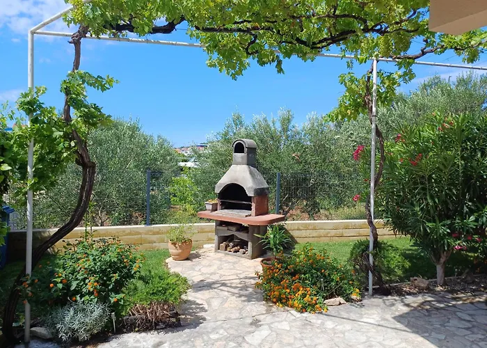 Apartmaji Mia, Otok *